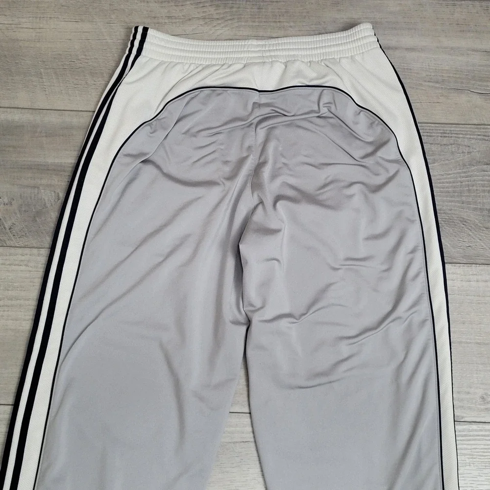 🔥Vintage Adidas 2005 Track Pants Mens M Gray Y2K Flag Tag Skater 3-Strip Jogger